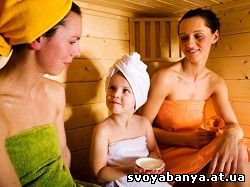 malenkayz_devochka_s_mamoy_v_saune